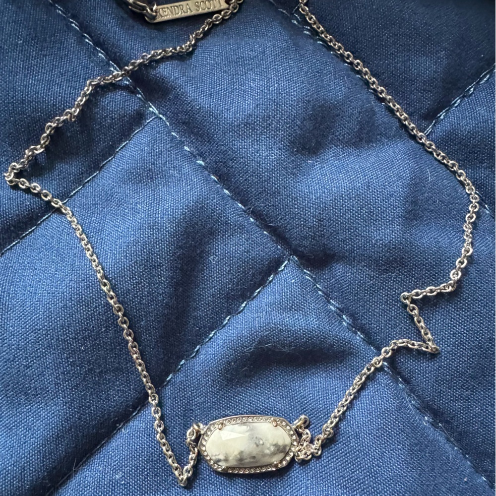 Black & white Kendra Scott necklace
